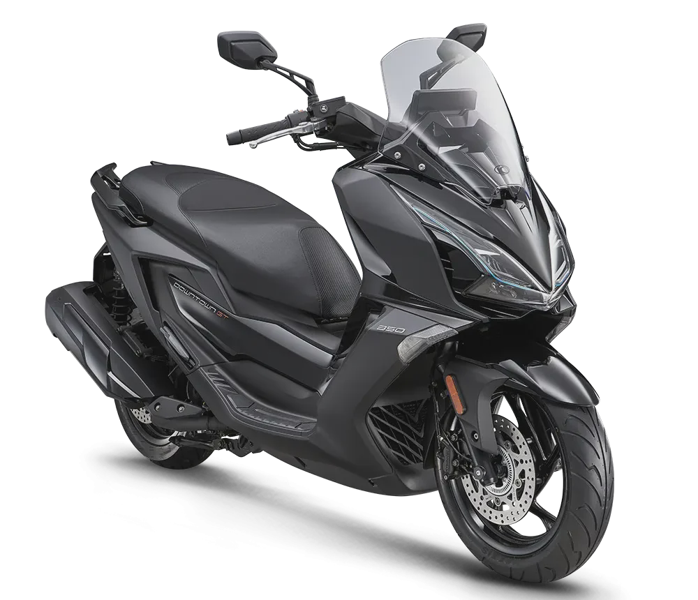אופנוע חשמלי בצבע כחול-שחור, דגם Centuro 250, בתצוגה במعرض עם זווית צד קדמית, סביבה של תצוגות ומבקרים.