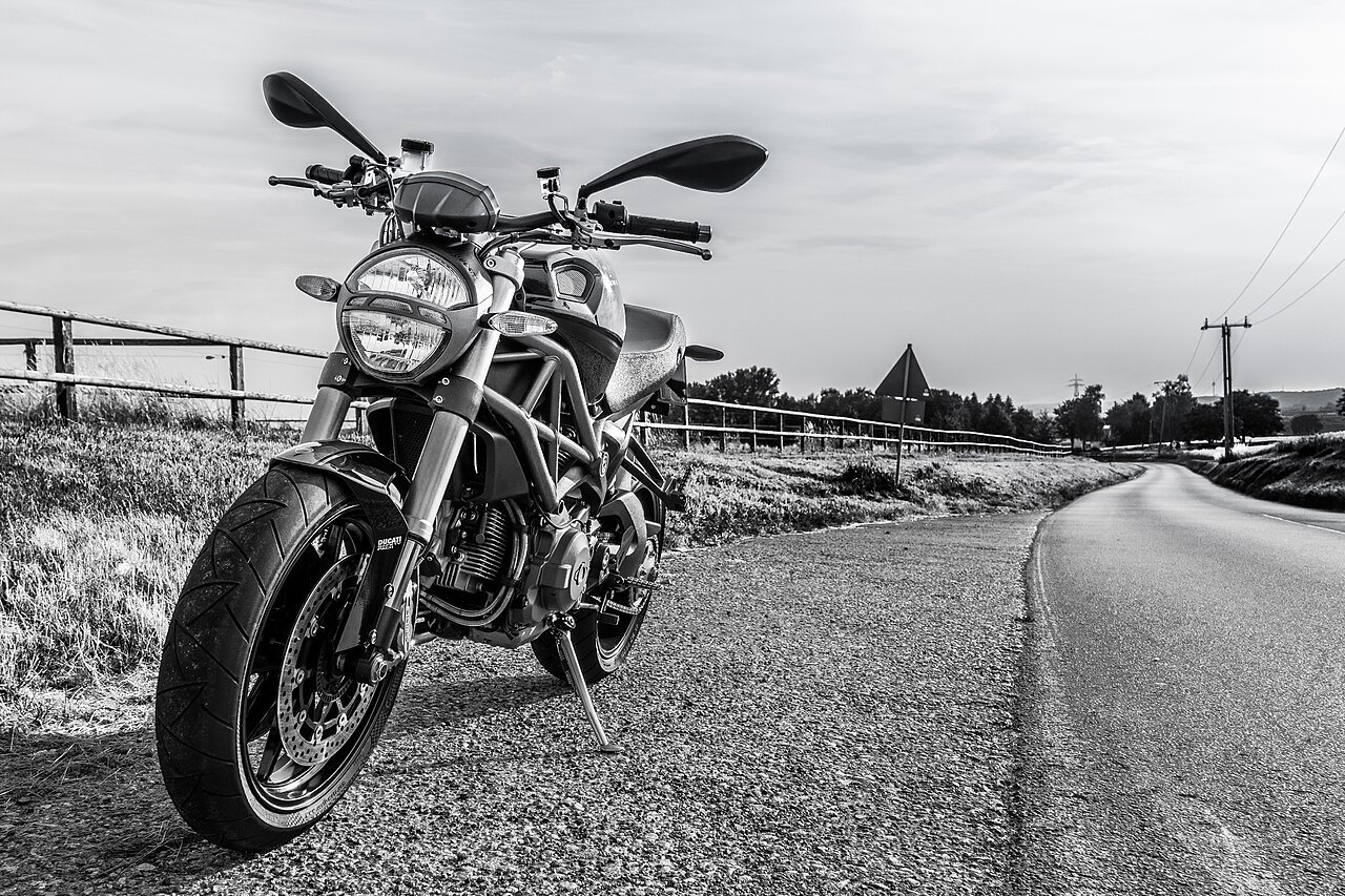 תצלום דגם - Ducati MONSTER 1100