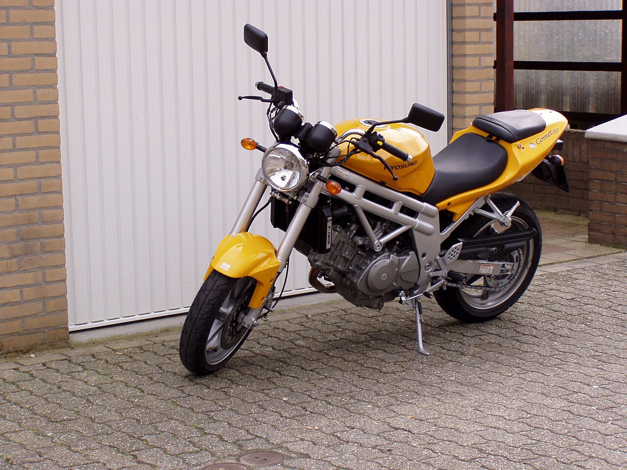 תצלום דגם - Hyosung COMET GT650S