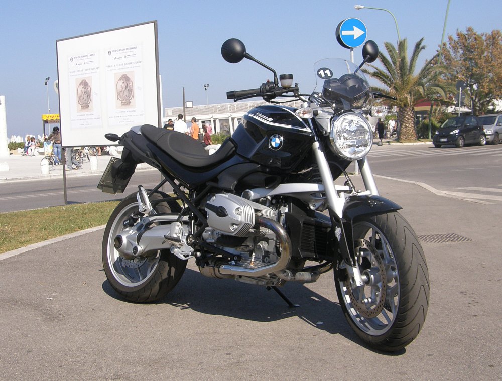 BMW R1200R