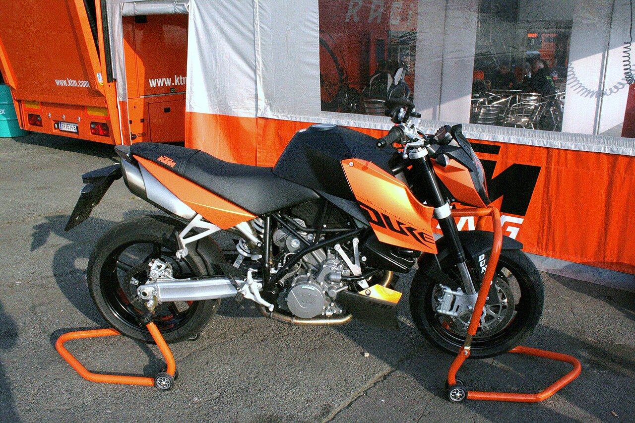 תצלום דגם - KTM SUPER-DUKE-990