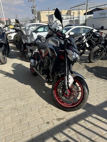 תצלום 3 - Z900 A