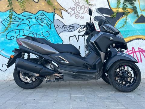 תצלום - TRICITY 300