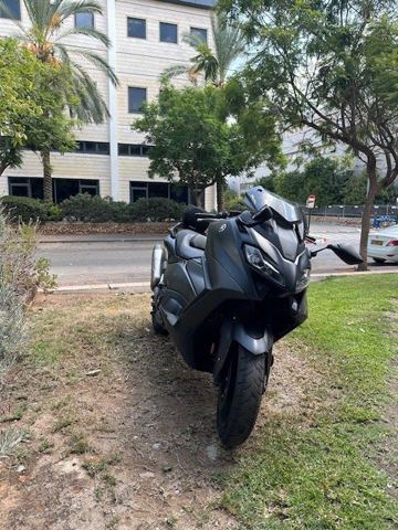 תצלום 2 - YAMAHA T-MAX560