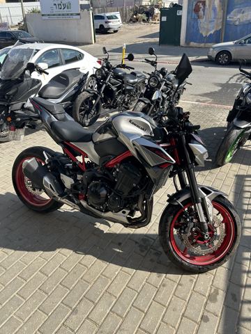 תצלום 2 - Z900 A