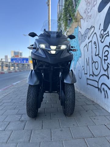 תצלום 2 - TRICITY 300