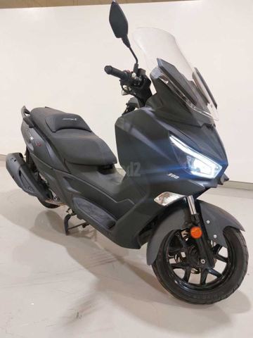 תצלום - SYM סאן יאנג ג'וי-מקס Z-300