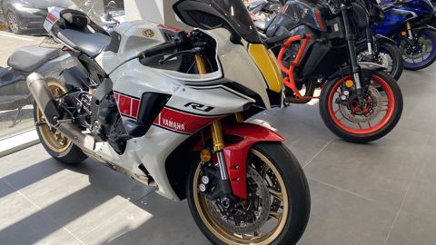 תצלום 3 - YAMAHA R1