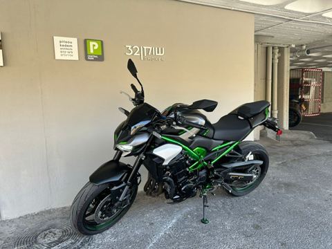תצלום - kawasaki z900